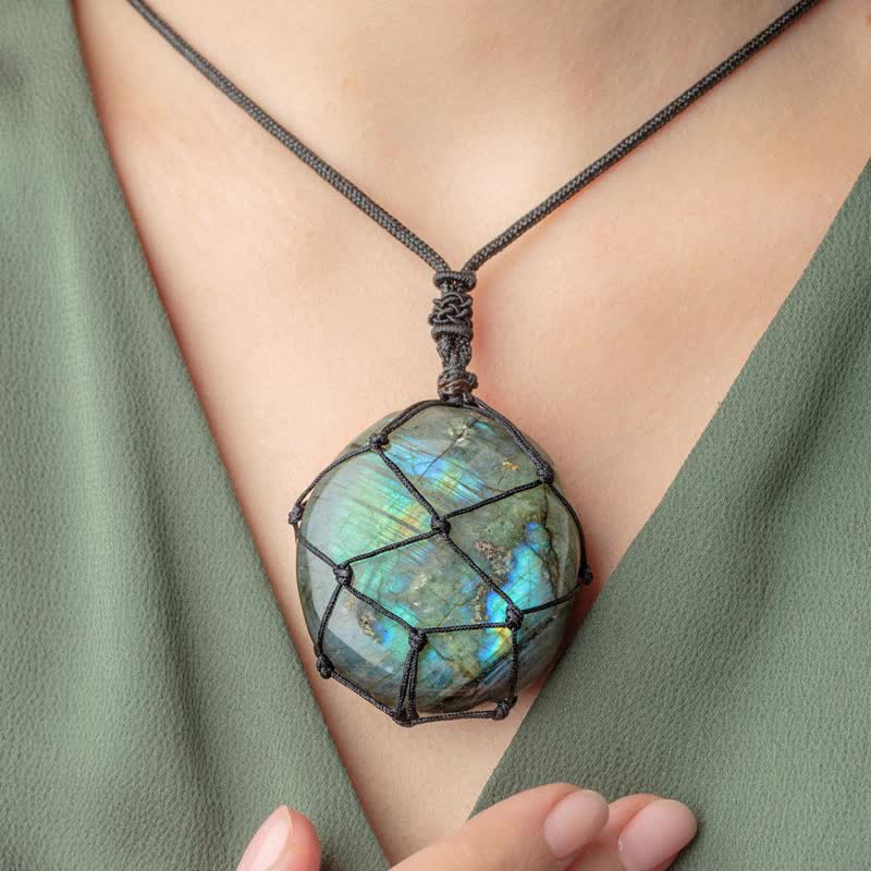 Olivenorma Dragons Heart Labradorite Necklace