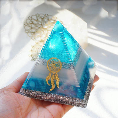 Olivenorma "Atlantis" 8cm Aquamarine Orgone Pyramid