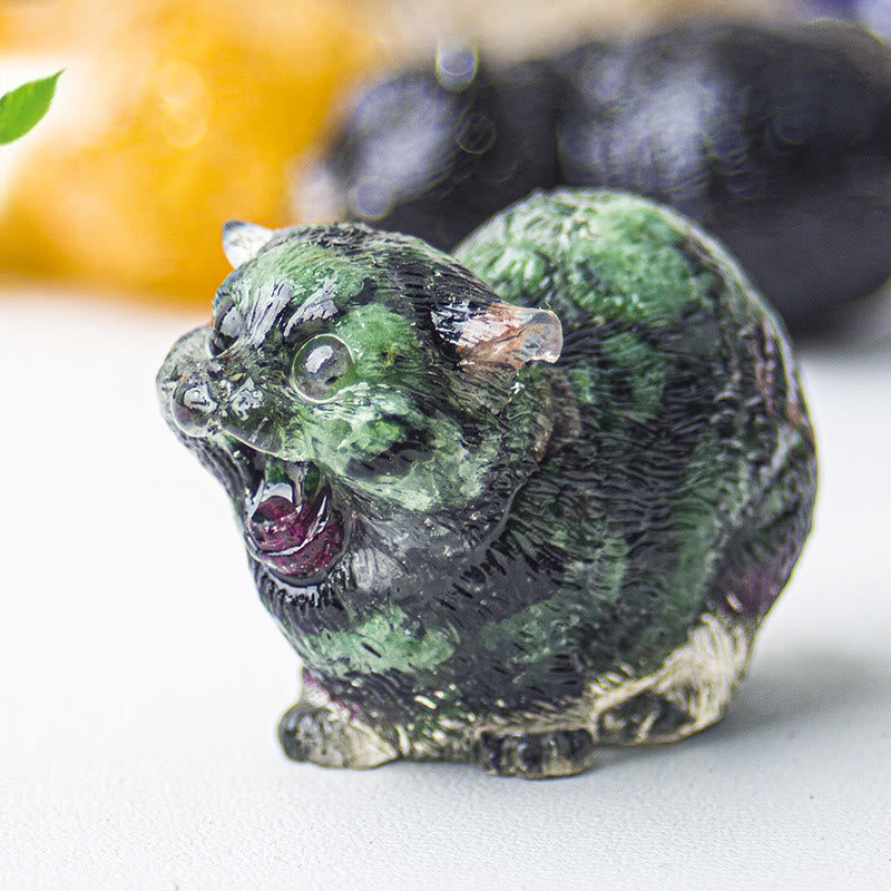 Olivenorma Crystal Epoxy Fighting Cats Gemstone Decoration