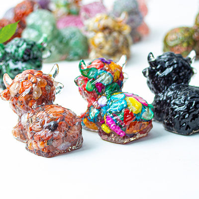 Olivenorma Crystal Epoxy Highland Cattle Gemstone Decoration
