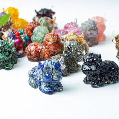 Olivenorma Crystal Epoxy Highland Cattle Gemstone Decoration