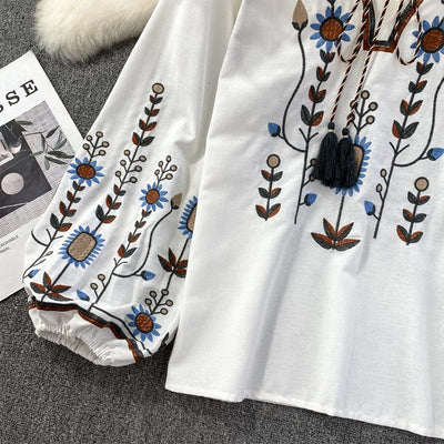 Olivenorma Pastoral Flower Embroidery Lantern Sleeve Women's Shirt