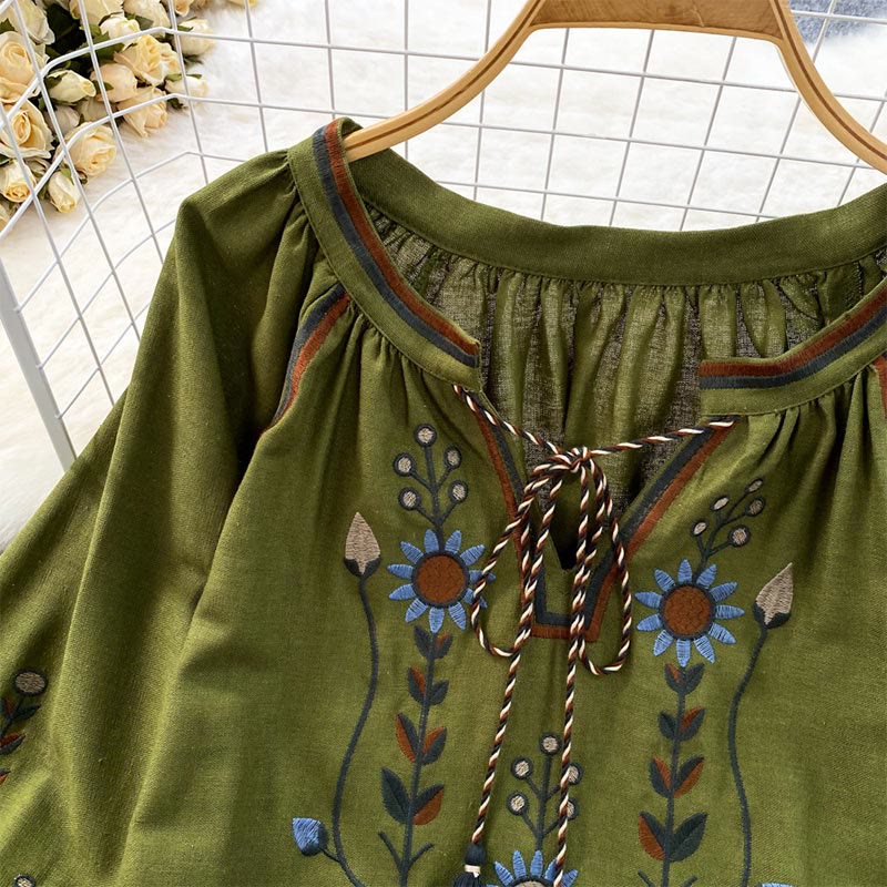 Olivenorma Pastoral Flower Embroidery Lantern Sleeve Women's Shirt