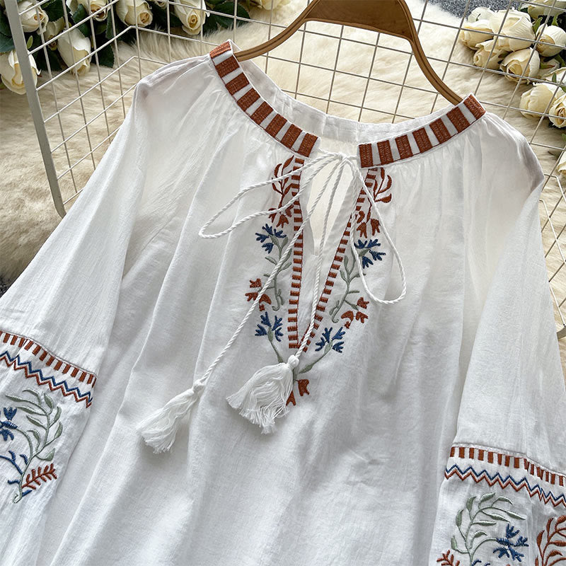 Olivenorma Literary Fresh Retro Embroidery Women's Shirt