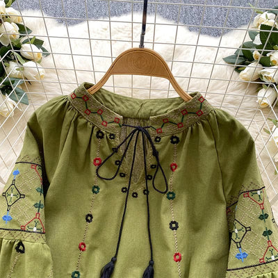 Olivenorma Vintage Flowers Embroidery Lantern Sleeve Women's Shirt
