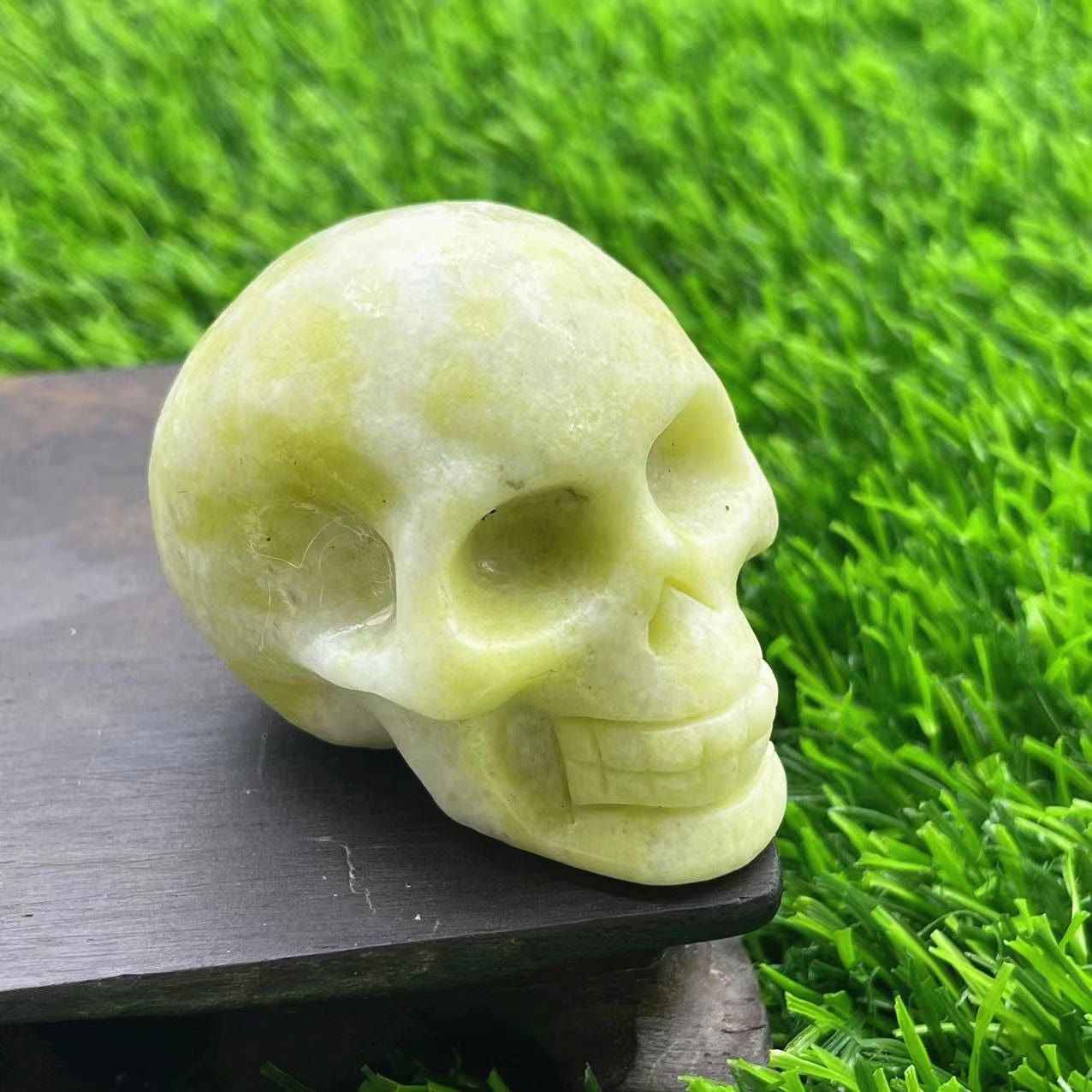 Olivenorma 5cm Carved Natural Crystal Skull Gemstone Decoration