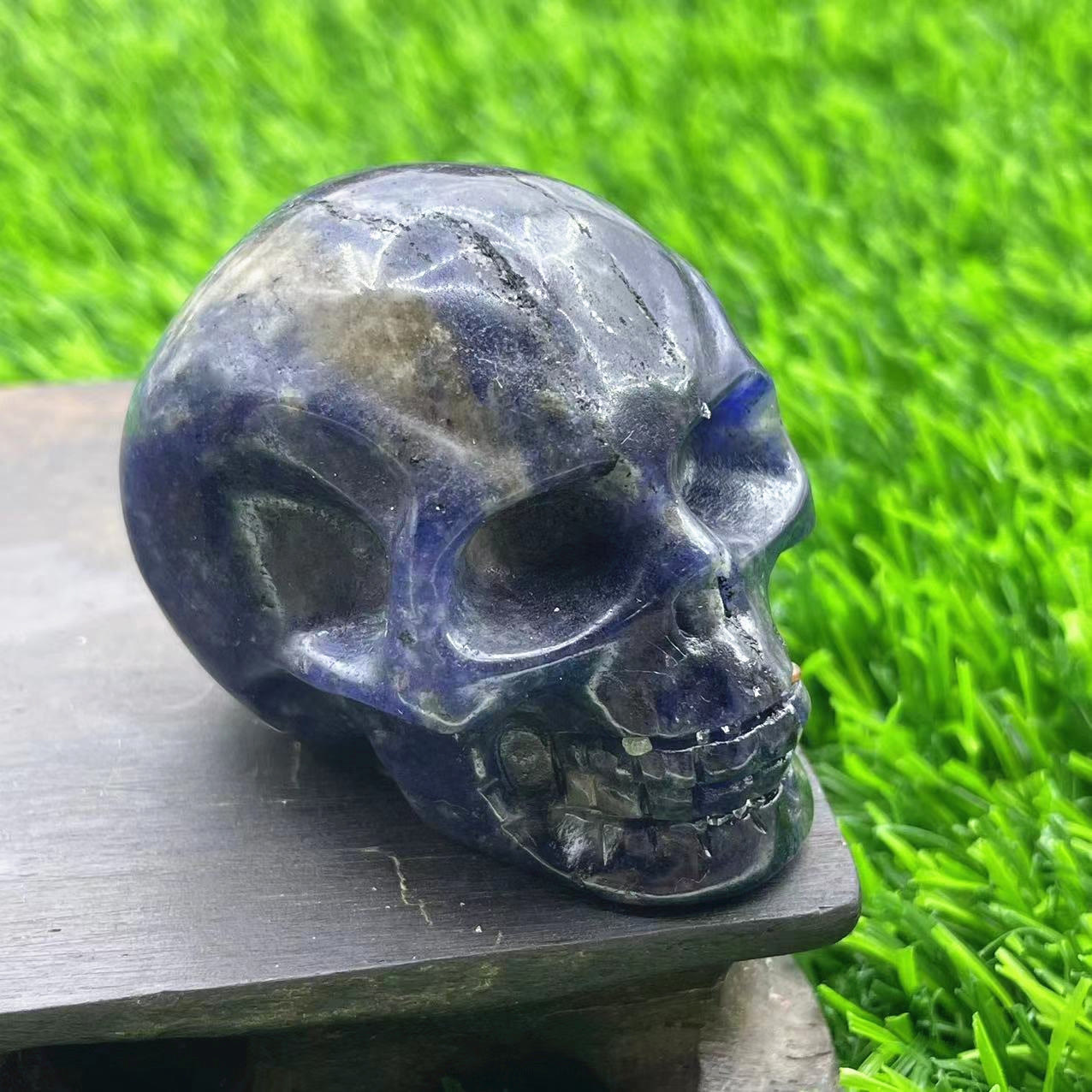 Olivenorma 5cm Carved Natural Crystal Skull Gemstone Decoration