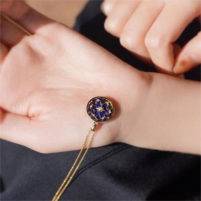 Olivenorma Lapis Lazuli Moon Phase Eight Awn Star Necklace