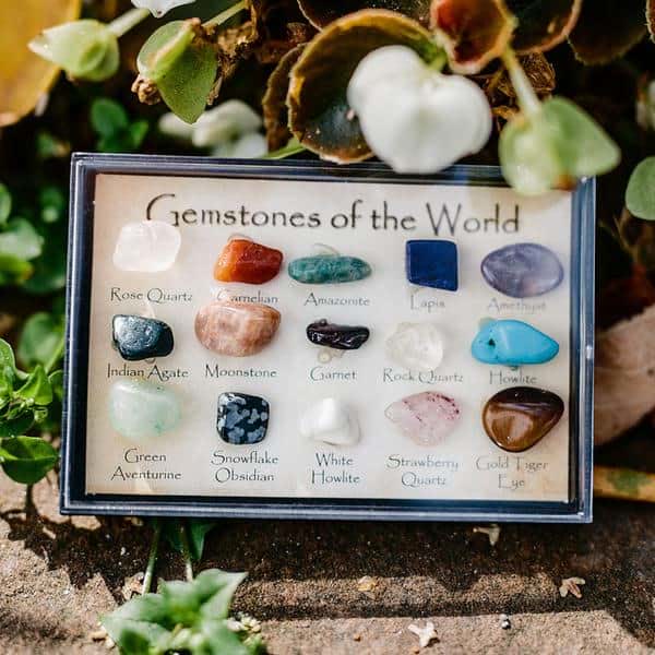 Olivenorma Natural Stone 15-Pieces Crystal Set Gemstone Decoration