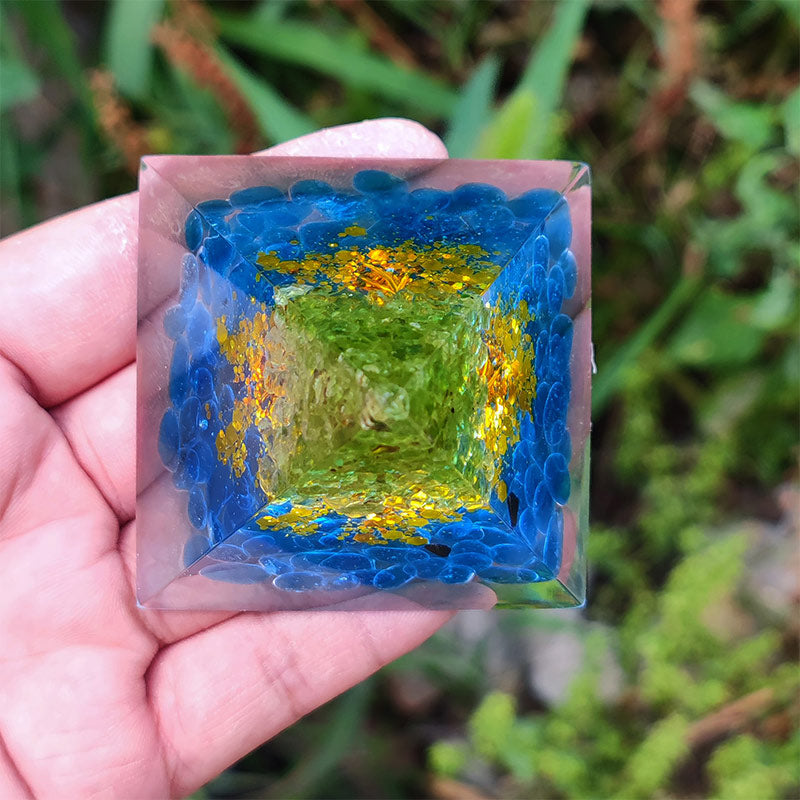 (Clearance 30% OFF / CODE: OFF30) - Olivenorma Kyanite with Peridot Tree Of Life Orgone Pyramid