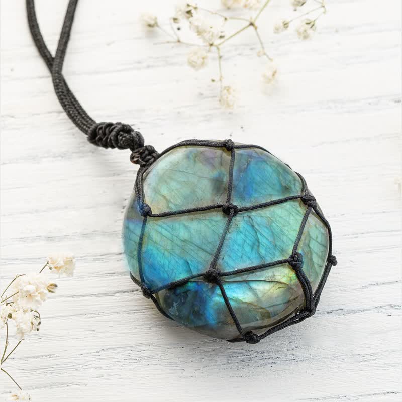 Olivenorma Dragons Heart Labradorite Necklace