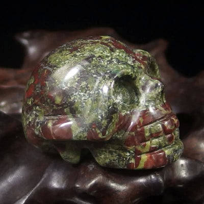 Olivenorma Natural Crystal Skull Halloween Decoration