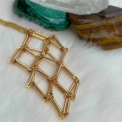 Olivenorma Crystal Raw Stone Metal Mesh StonePouch Pendant Necklace