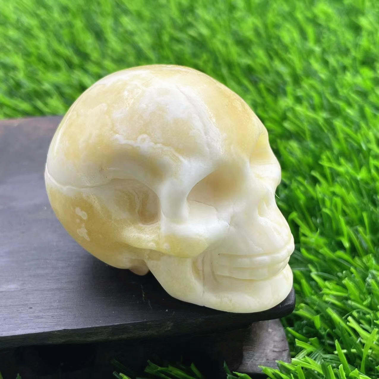 Olivenorma 5cm Carved Natural Crystal Skull Gemstone Decoration