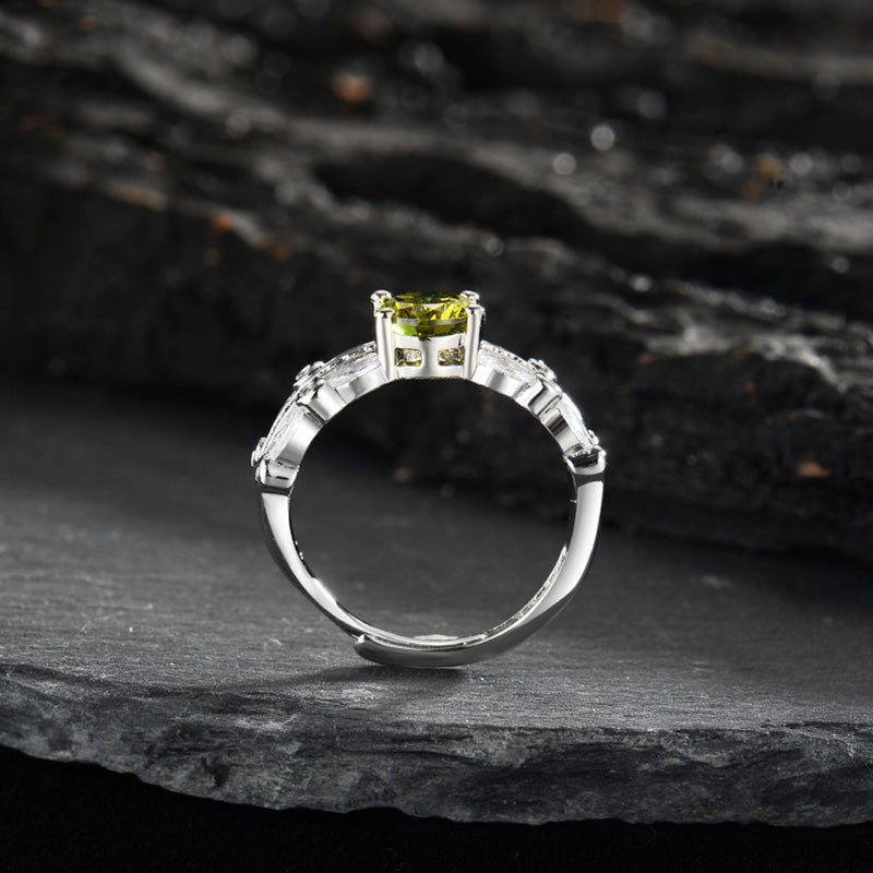 Olivenorma "The Jungle Angel" -  Four Claws One Carat Peridot Ring