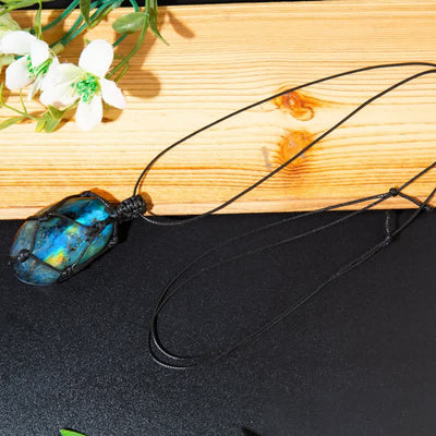 Olivenorma Wrapped Dragons Heart Natural Labradorite Stone Necklace